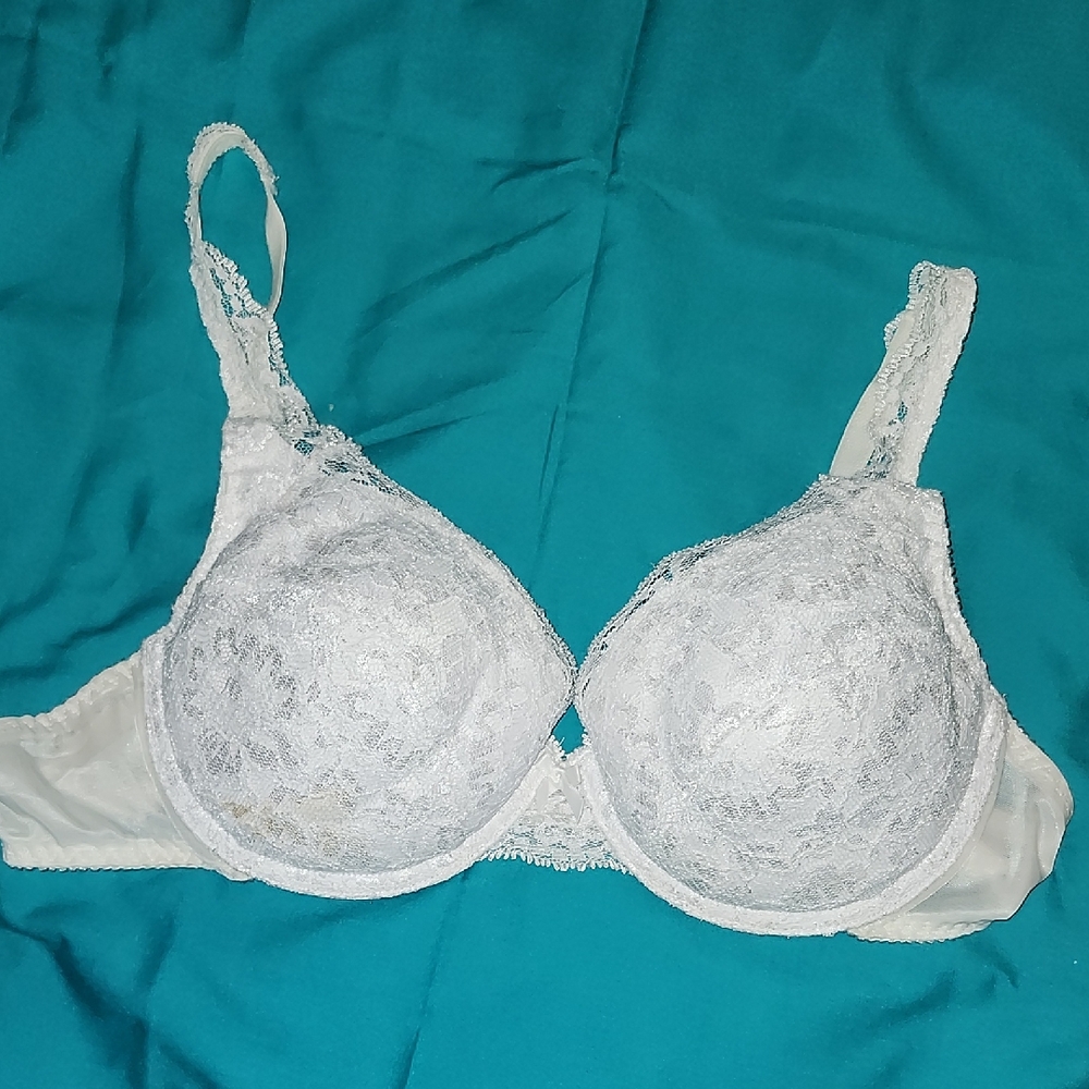 Vassarette White Lace Bra